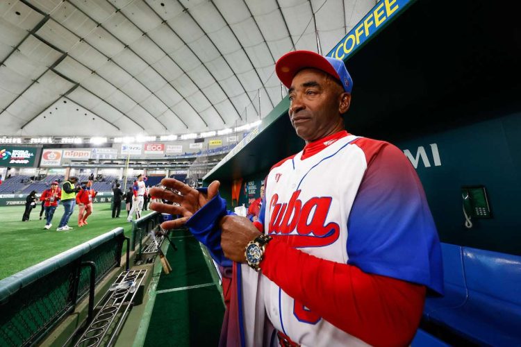 El manager cubano Armando Johnson, después de la victoria de Cuba sobre Australia en el Clásico Mundial de Béisbol (WBC) 2023. Foto: Yuki Taguchi/WBCI/MLB Photos via Getty Images.