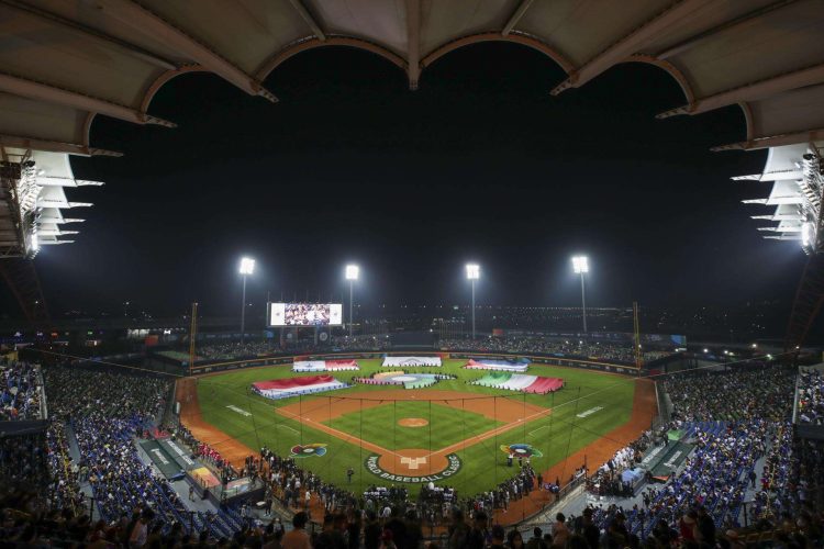 Taichung Intercontinental Baseball Stadium es la sede del grupo A del V Clásico Mundial de Béisbol, en el cual compiten Cuba, Países Bajos, Italia, Panamá y Taipéi de China. Foto: Ritchie B. Tongo/EFE.
