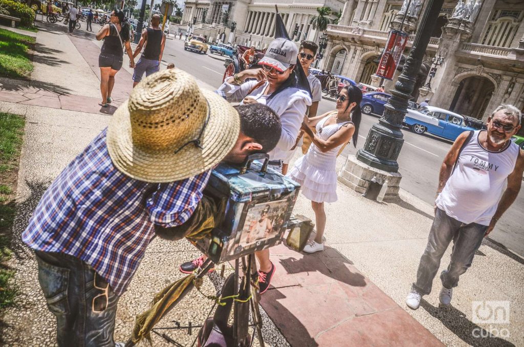 José del Toro en plena labor. La Habana, 2019. Foto: Kaloian.