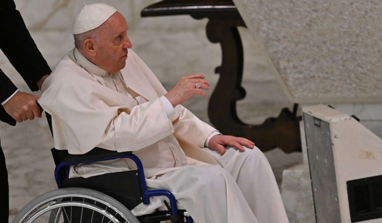 Pope Francis admitted to Rome hospital