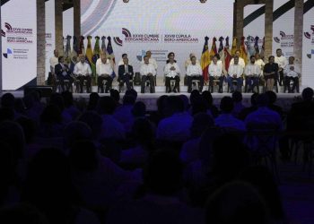 Presidentes, jefes de gobierno y representantes participan en la inauguración de la Cumbre Iberoamericana de Santo Domingo el viernes 24 de marzo de 2023. Foto AP.