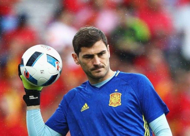 Iker Casillas en la Euro 2016. En 2019 el futbolista sufrió un infarto que lo haría anunciar su retiro. Foto: Ian Walton.