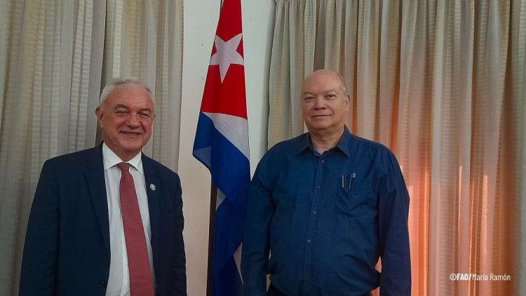 Lubetkin con Rodrigo Malmierca, ministro del Comercio Exterior y la Inversión Extranjera. Foto: @FAOCuba
