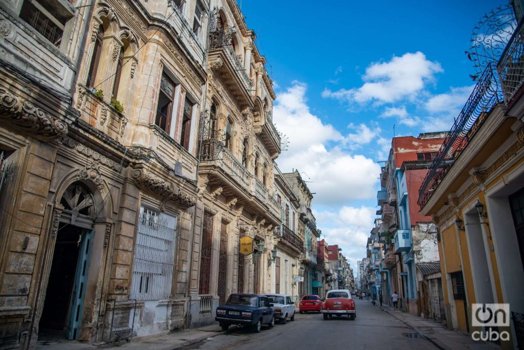 Calle Concordia, Centro Habana, with the façade of the palace where the film was filmed.  Photo: Kaloian.