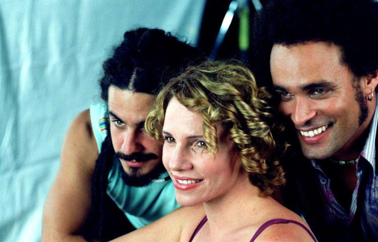 Los actores Alberto Yoel García (derecha), Yailene Sierra y Roberto San Martín en el filme “Habana Blues” (2005), del director español Benito Zambrano. Foto: IMDb / Archivo.