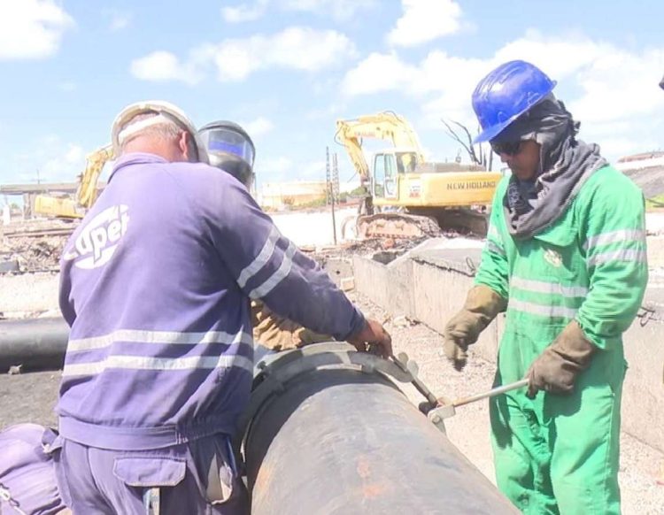 Trabajos de reconstrucción en la Base de Supertanqueros de Matanzas, afectada por un gran incendio en agosto de 2022. Foto: Radio 26 / Facebook.