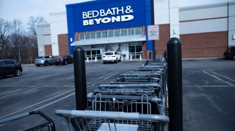 Una tienda de la cadena estadounidense Bed Bath & Beyond en Clifton, New Jersey. Foto: Kena Betancur / VIEWpress / Getty Images vía CNN en español / Archivo.