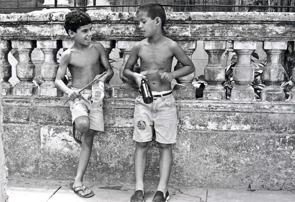 S/t, 1993. De la serie “Hay un niño en la calle”, La Habana.
