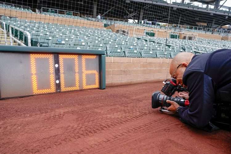 El reloj de picheo es uno de los cambios fundamentales que han comenzado a incidir en el ritmo de los partidos de béisbol en MLB. Foto: Tomada de The New York Times.