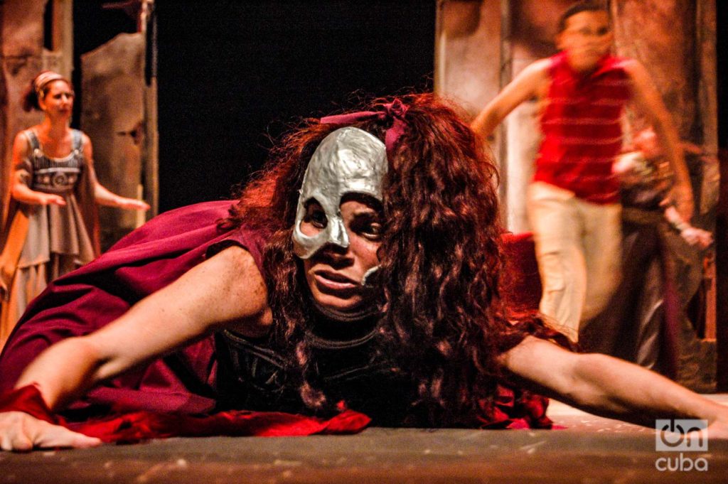 Los siete contra Tebas por la compañía Mefisto teatro. Estreno mundial el 20 de octubre de 2007 en el teatro Mella. Foto: Kaloian.