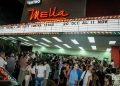 Entrada del teatro Mella la noche del estreno mundial de Los siete contra Tebas por la compañía Mefisto Teatro. Foto: Kaloian.
