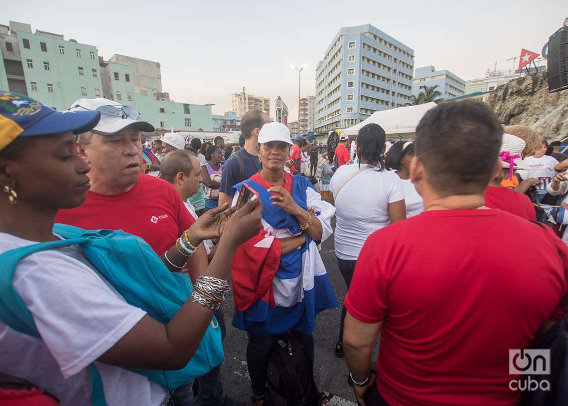 Concentration for May 1 in areas of the Havana boardwalk.  Photo: Otmaro Rodriguez.