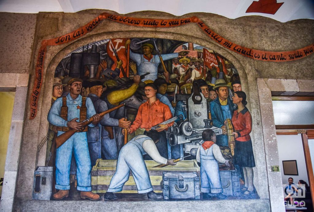 El arsenal. De la serie de murales de los corridos mexicanos. Mural de Diego Rivera en la Secretaría de Educación Pública. Foto: Kaloian.