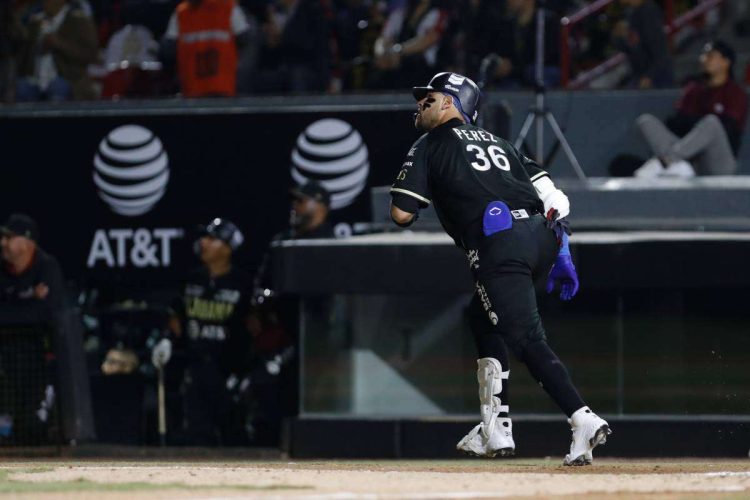 El cubano Félix Pérez fue el mejor bateador de la pasada edición de la Liga Mexicana de Béisbol. Foto: Tomada de AGP Deportes.