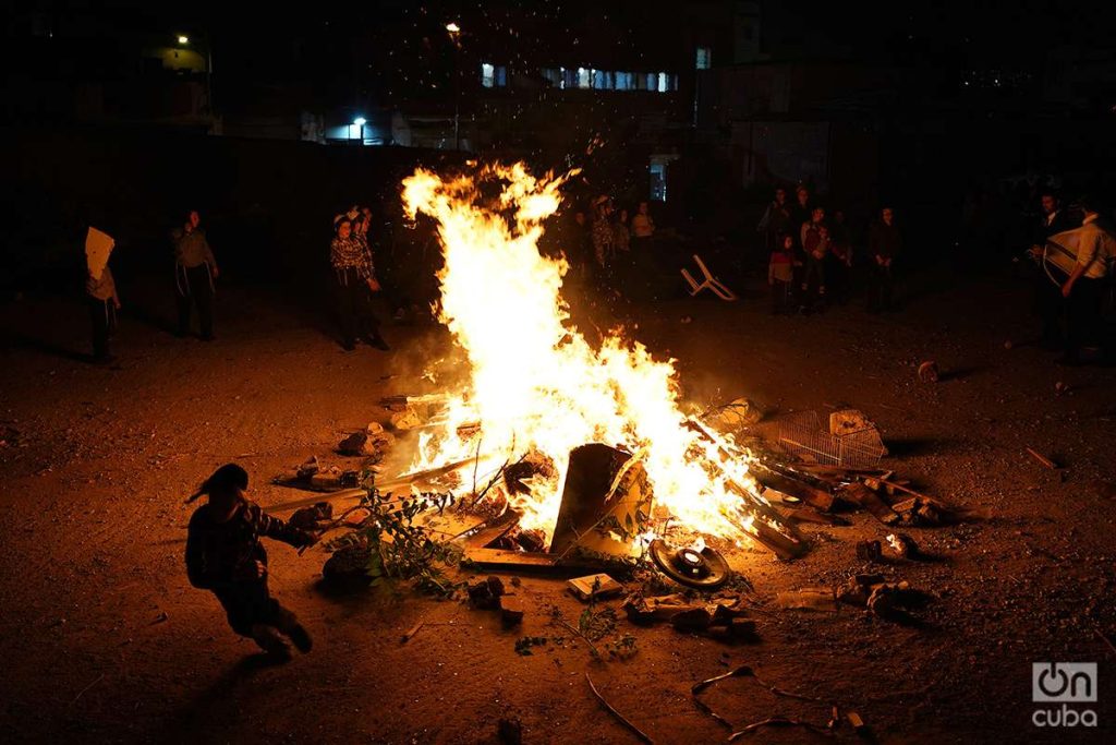 Es la noche del fuego, la noche en que los judíos de Israel y del mundo celebran el Lag Baomer. Foto: Alejandro Ernesto.