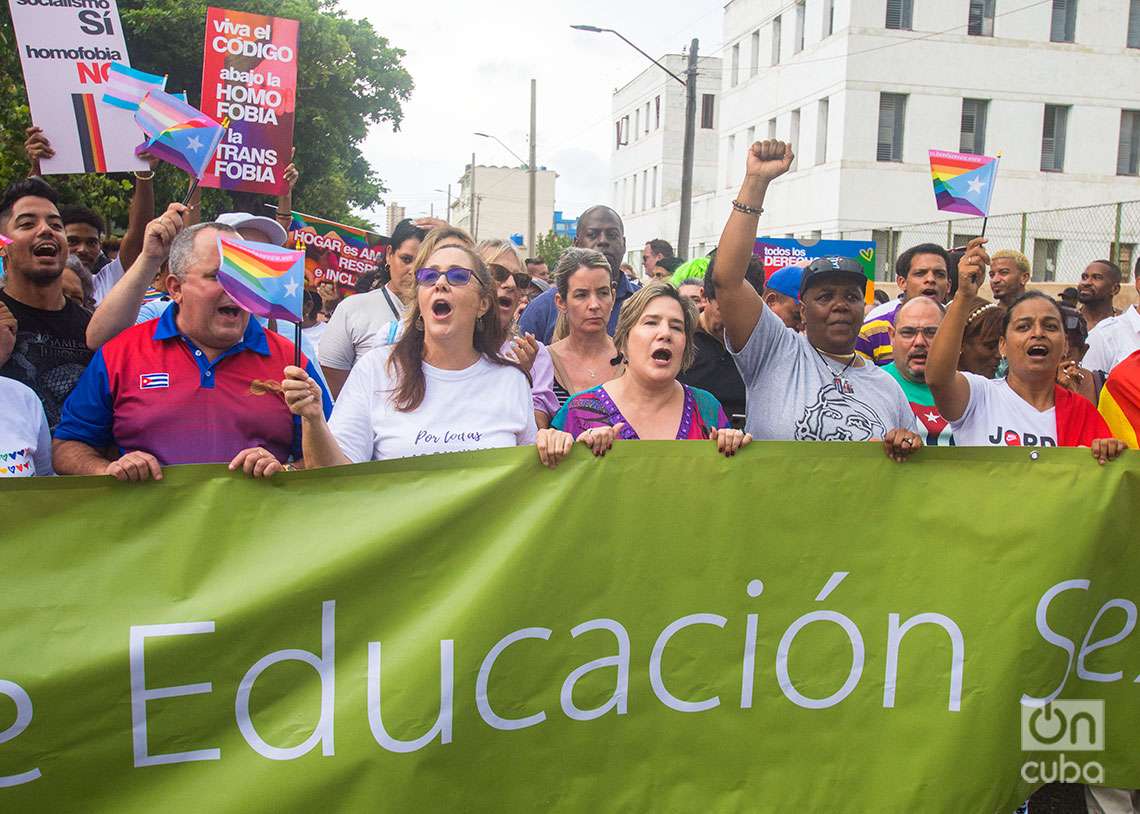 Autoridades cubanas presidente la Conga Cubana contra la Homofobia y la Transfobia, realizada en La Habana el sábado 13 de mayo de 2023. Foto: Otmaro Rodríguez.