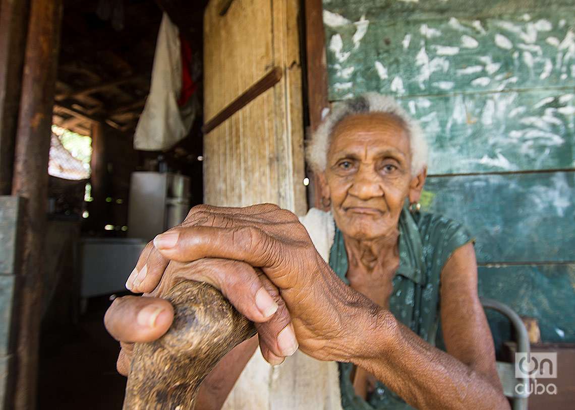 Rosa Amaro Vázquez de 80 años, quien vive en el Valle de los Ingenios: Foto: Otmaro Rodríguez.