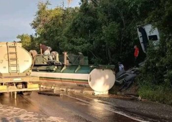 Carro cisterna accidentado en Holguín. Foto: Actualidad Matancera.
