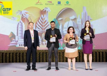 Mintur recibe el premio como el destino turístico más distintivo durante la Feria Internacional de Viajes de Guangzhou 2023. Foto: Embajada de Cuba en China.