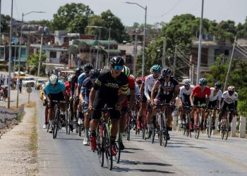 Cuarta etapa Santiago de Cuba-Holguín (198 km) de la Vuelta Ciclista a Oriente, el 25 de Febrero de 2023 en Holguín, Cuba. FOTO: Calixto N. Llanes/JIT.