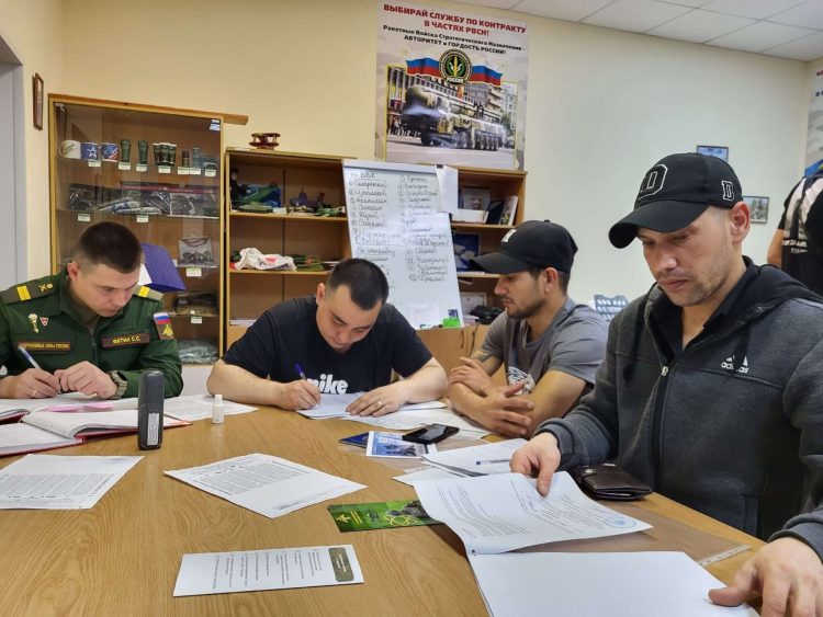 Cubanos y hombres de otras nacionalidades se enrolan en el Ejército ruso. Foto: La Gaceta de Riazán / Archivo.
