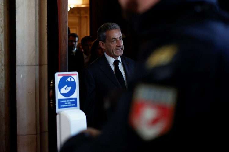 El expresidente francés abandona el tribunal de apelaciones este miércoles. Foto: Benoit Tessier / Reuters.