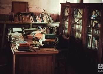 libros, librero, libros antiguos cuba