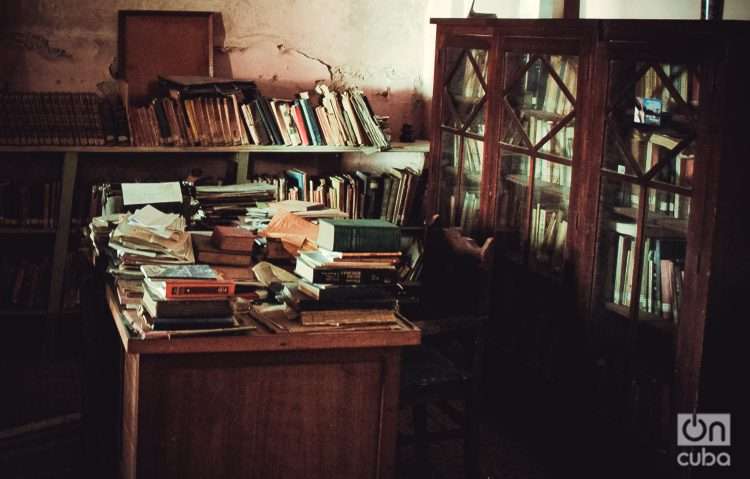 libros, librero, libros antiguos cuba