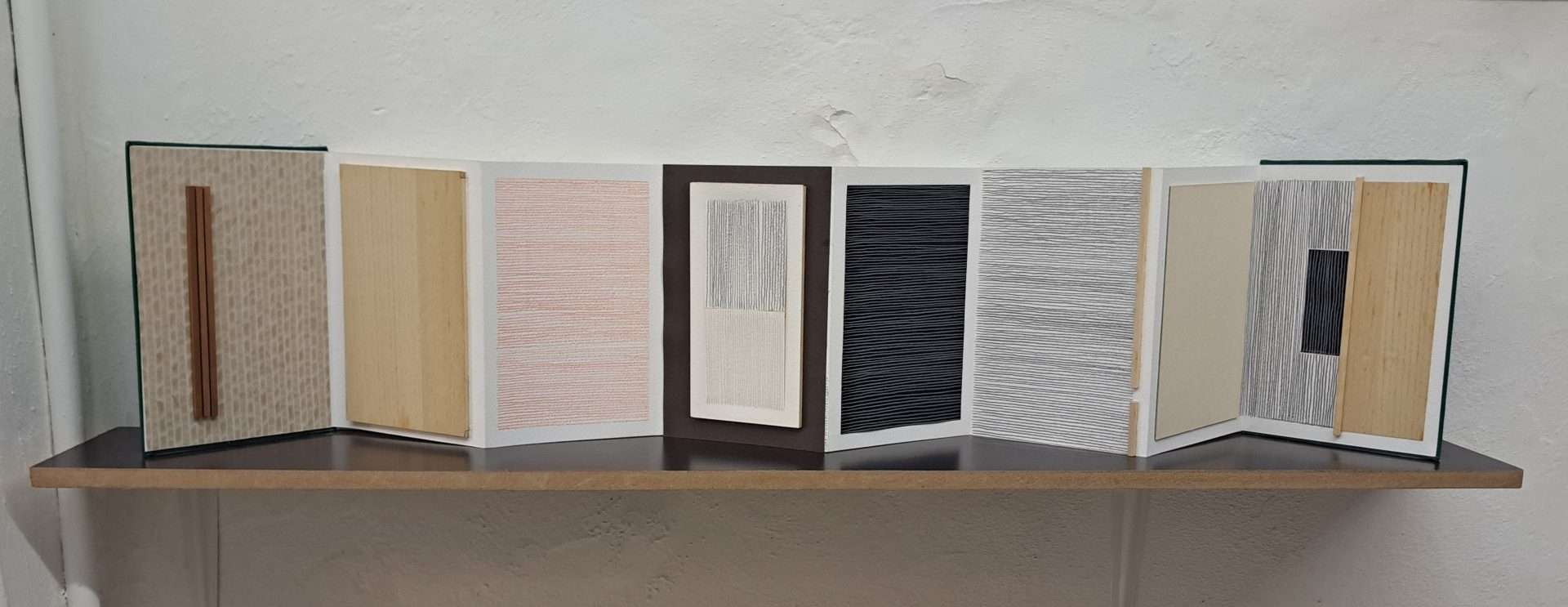 Serie Green Books, 2021. Libreta intervenida con madera, collage y crayón, 24 x 85 x 16 cm. (Expo “Seguimos…concretando”, Factoría Diseño, La Habana).