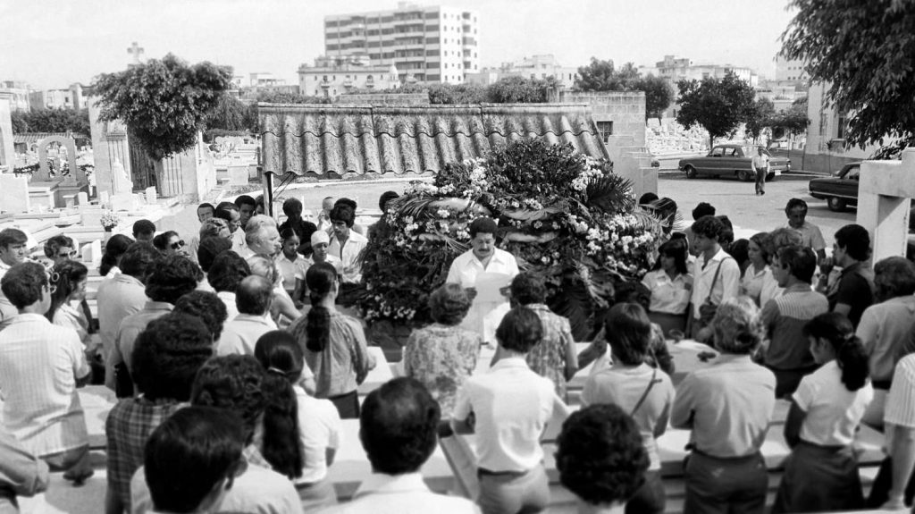 "La Hora Azul", still.