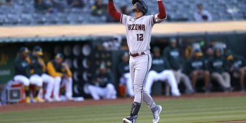 Lourdes Gurriel Jr. poco después de llegar a los Cascabeles de Arizona. Foto: John G. Mabanglo/EFE/ Archivo
