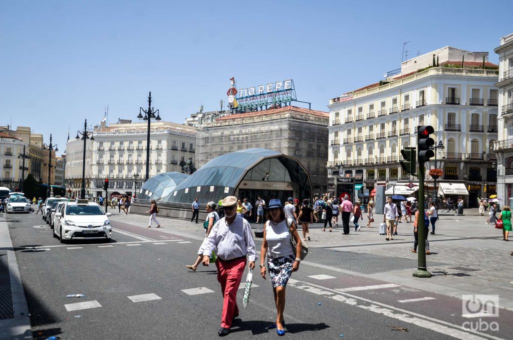 Calor extremo en la plaza Puerta del Sol. Foto: Kaloian.
