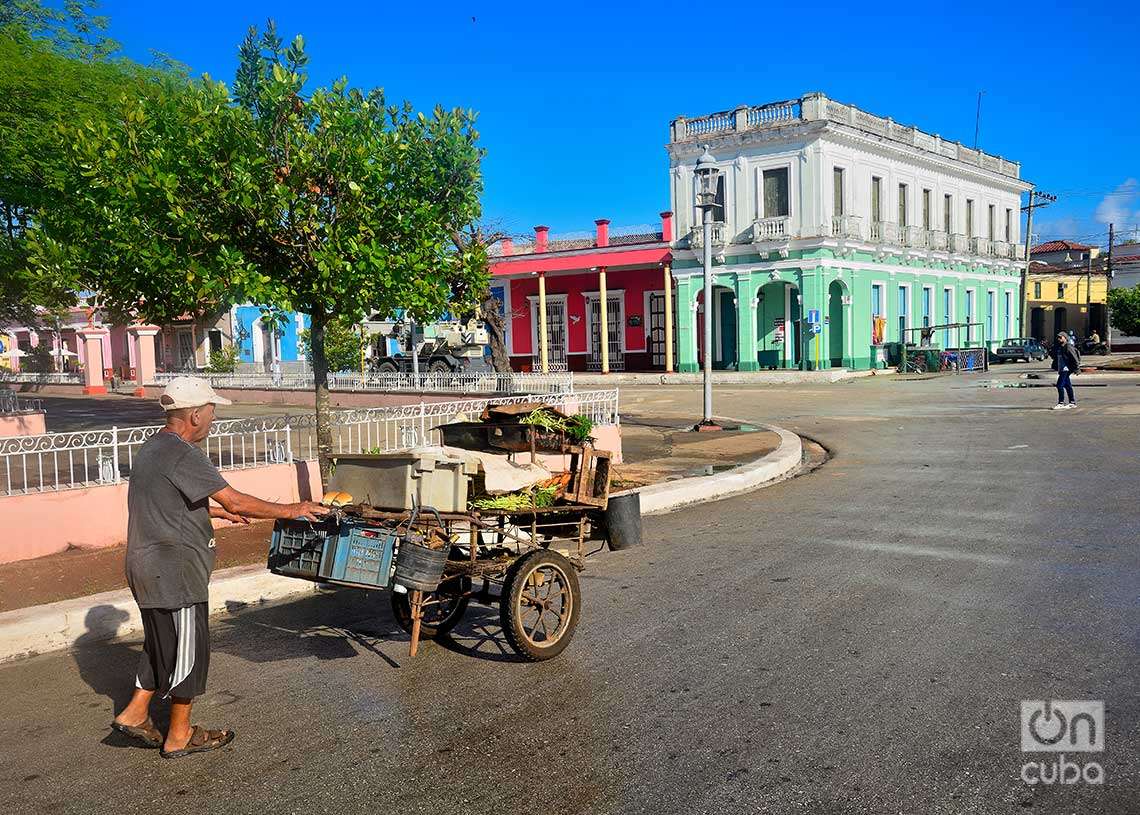 Vendedor de productos agrícolas, en Remedios. Foto: Otmaro Rodríguez.