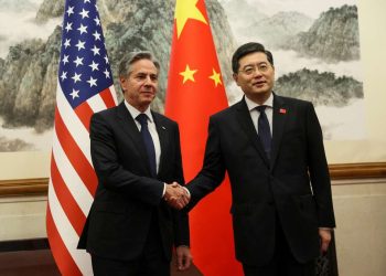 El secretario de Estado Antony Blinken, junto al ministro de Relaciones Exteriores de China, Qin Gang. Foto: Leah Millis/Pool/Reuters.