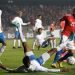 Jugada del partido amistoso entre las selecciones de Chile y Cuba, en el estadio Alcaldesa Ester Roa Rebolledo, en la ciudad chilena de Concepción. Foto: Esteban Paredes Drake / EFE.