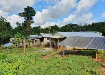 Paneles solares en comunidades de  Cumanayagua, Sancti Spíritus, parte de un proyecto ejecutado por la Universidad de Sancti Spíritus con acompañamiento de PNUD. Foto: PNUD Cuba /Facebook/Archivo.