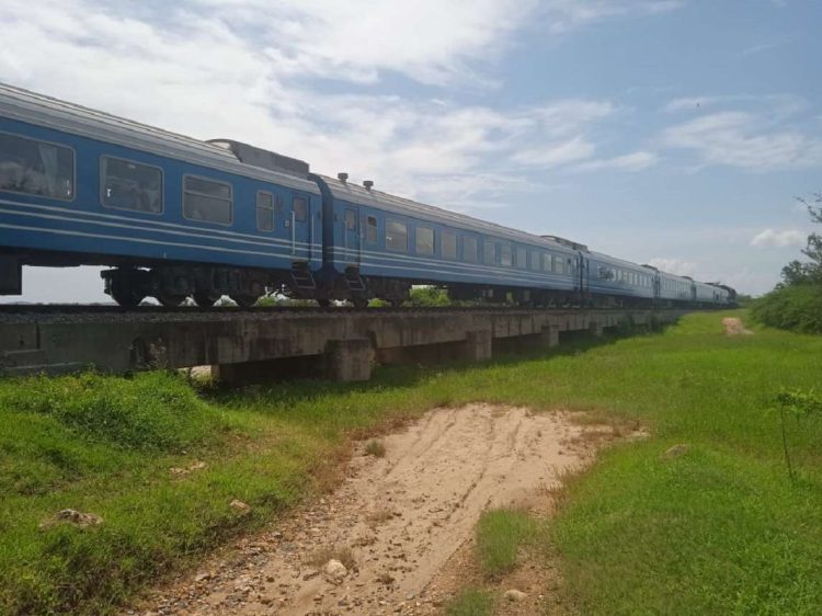 Vagones del tren que cubre la ruta Habana-Guantánamo. Foto: RadioSG La Voz del azúcar / Facebook.