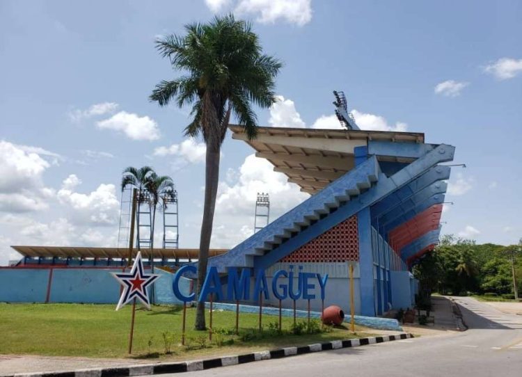 Estadio Cándido González, en Camagüey. Foto: La Comarca de los Toros (online).