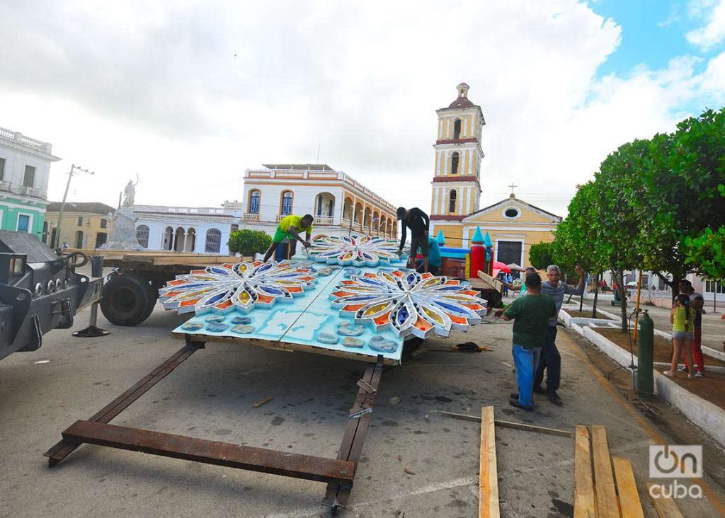 Preparativos para la celebración de las Parrandas de Remedios. Foto: Otmaro Rodríguez.