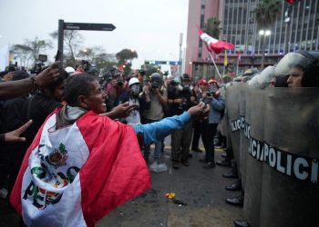 Manifestantes en Lima. Foto: Afp.