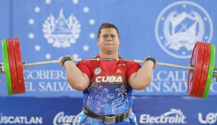 Marifélix Sarría terminó cuarta en el Mundial de levantamiento de pesas. Foto: JIT/Archivo.