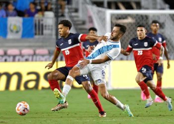 Equipos de Cuba y Guatemala se enfrentan en la Copa Oro 2023. Foto: tomada de Telecristal (online).