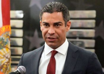 El alcalde de Miami, Francis Suárez, en foto de  archivo. Foto: AP.