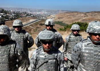 Soldados estadounidenses en la frontera sur. Foto: BBC.