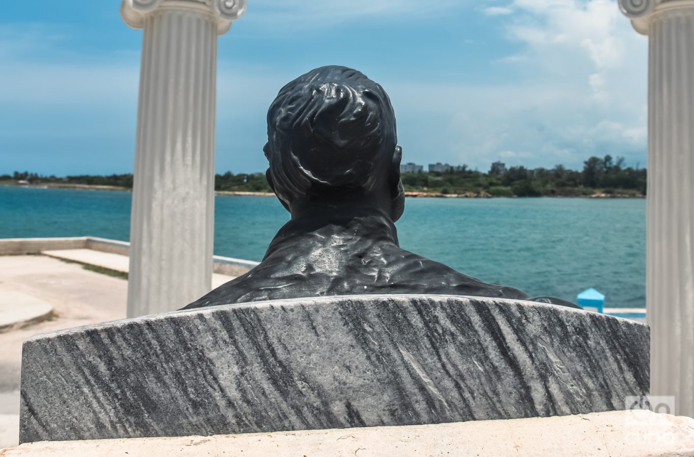 Hemingway mira hacia el mar. O, como se acentúa en la novela, “hacia la mar”. Foto: Kaloian.