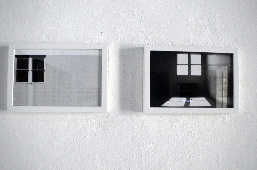 "Rompiendo una ventana", 2002. Impresión fotográfica. Foto: Ángel Marqués Dolz.