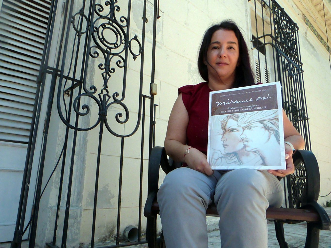 Rosemary Rodríguez, coautora de "Mírame así. Habaneras  y guajiros de Servando Cabrera Moreno". Foto: Ángel Marqués Dolz.