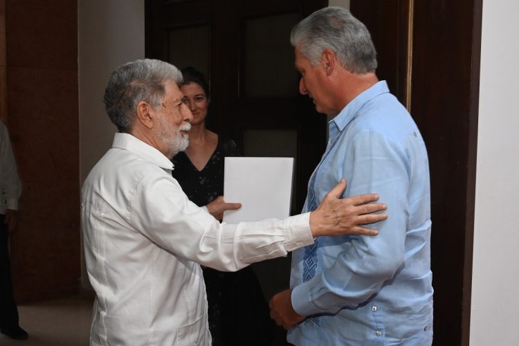 Celso Amorim entregó una carta de Lula a Díaz-Canel. Foto: @PresidenciaCuba