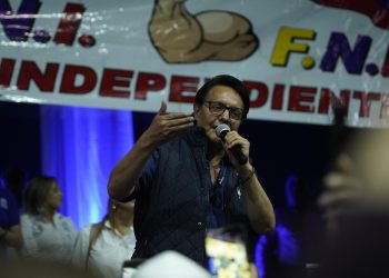 Villavicencio habla durante un mitin de campaña, minutos antes de ser asesinadoFoto:  STR/EFE.