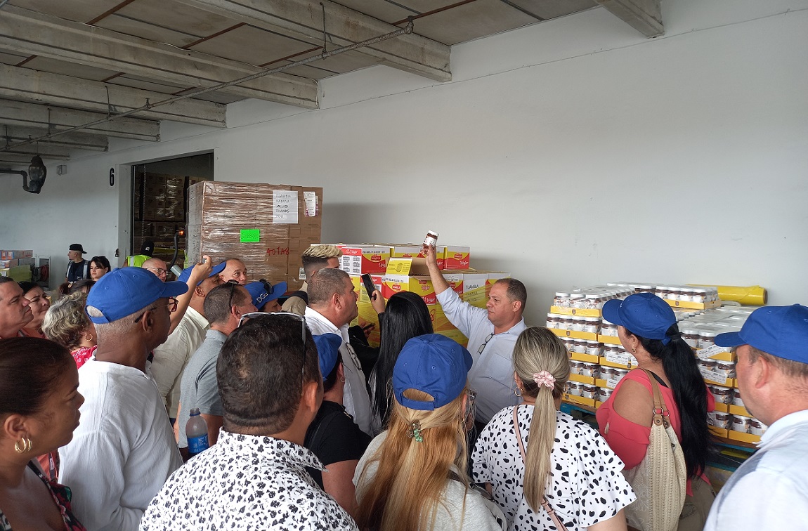Intercambio entre directivos de la compañía Atlantic Grocery Supply con empresarios privados de Cuba. Foto: OC.